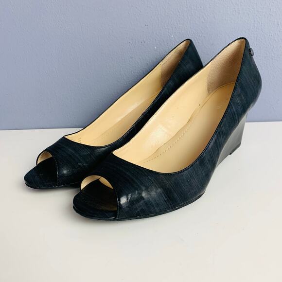 IOB Calvin Klein Shelly Streak Patent Peep Toe Wedge Size 8 1/2 - Picture 3 of 9
